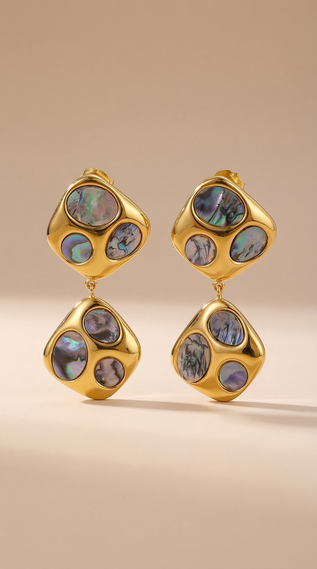 Studio Vintage Shell Drops