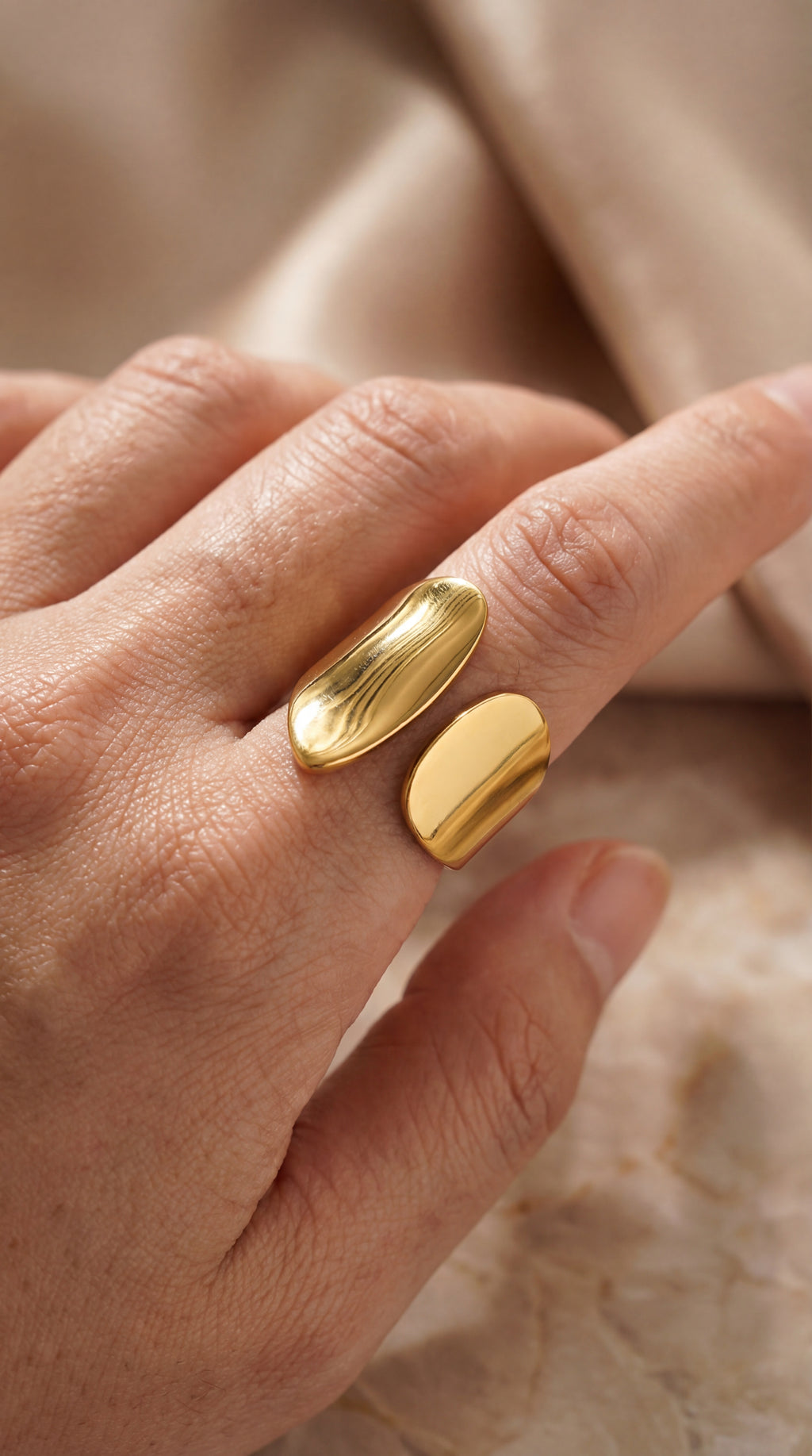 The Commute Statement Ring