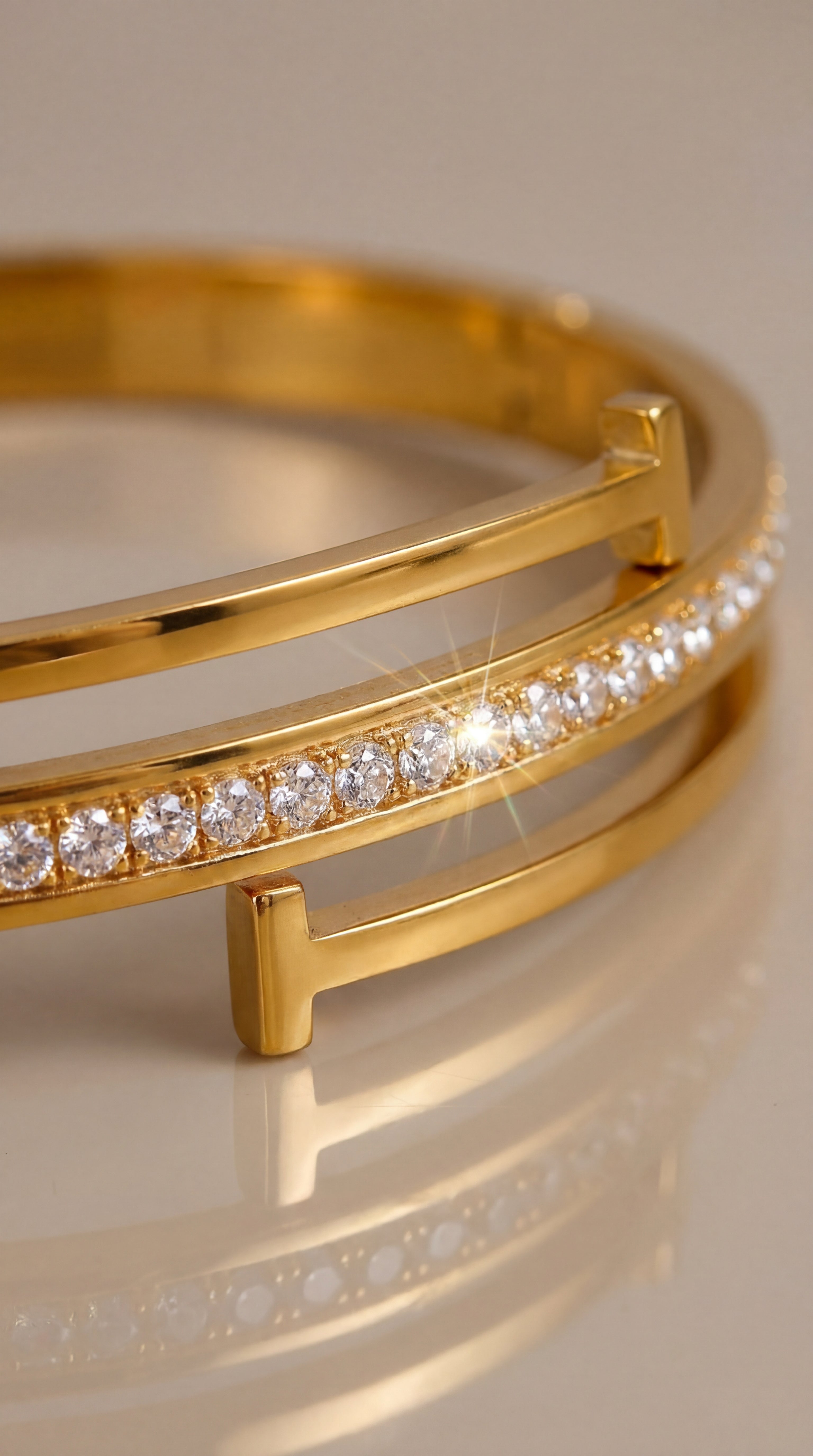 Tira Pave Bangle