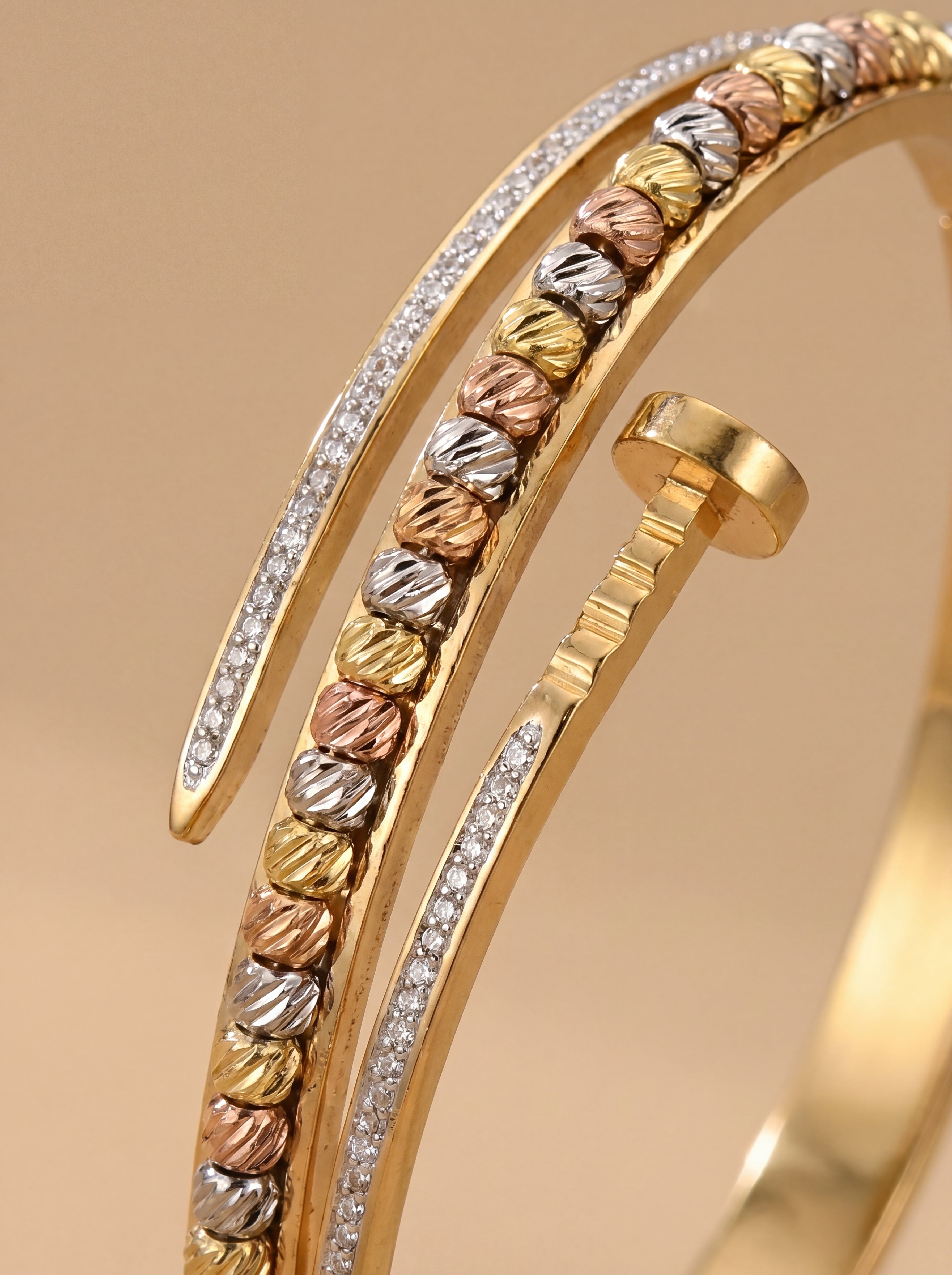 Opéra Nail Bangle